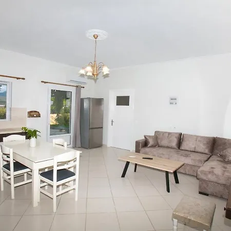 Babi'S Villa - Garden Apartment Lixouri Exterior photo