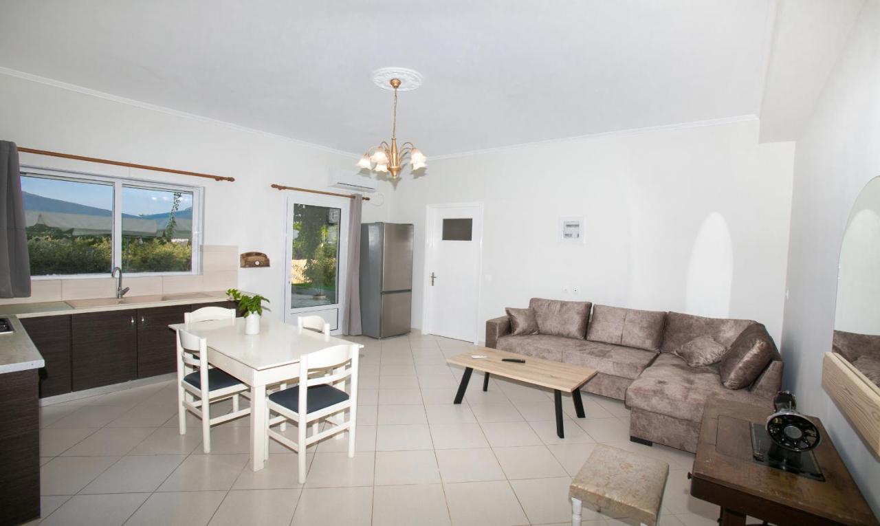 Babi's - Garden Apartment Lixouri