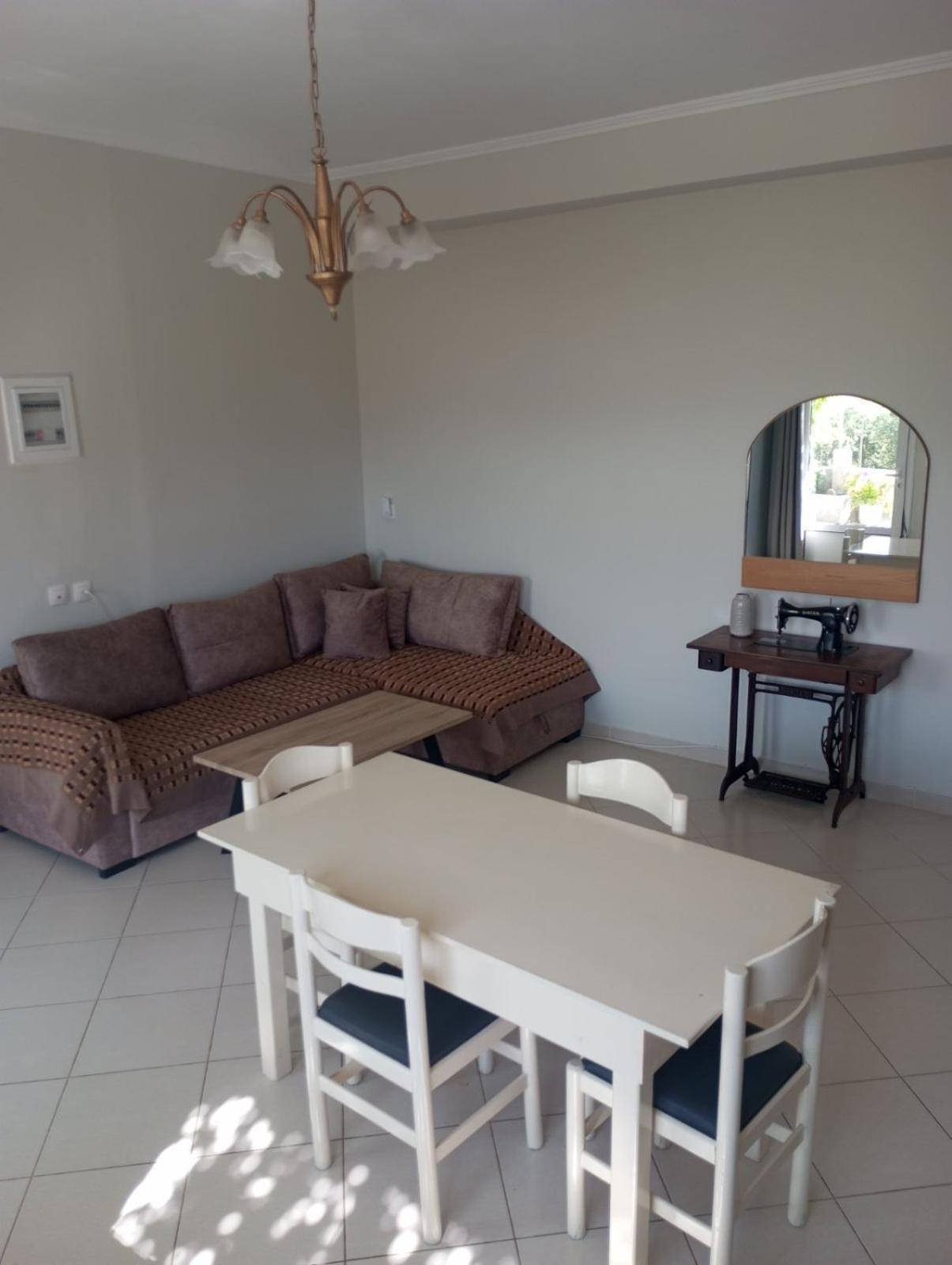 Babi's - Garden Apartment Lixouri